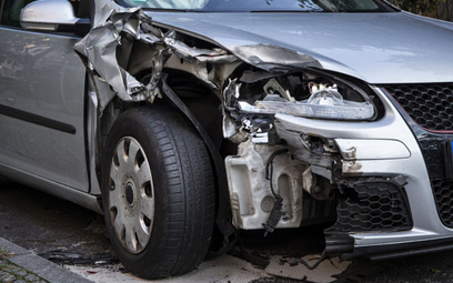 Sprzedaż uszkodzonego pojazdu, a problem z odszkodowaniem OC