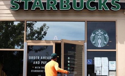 Starbucks zmienia zdanie, pracownicy mogą nosić znaczki Black Lives Matter