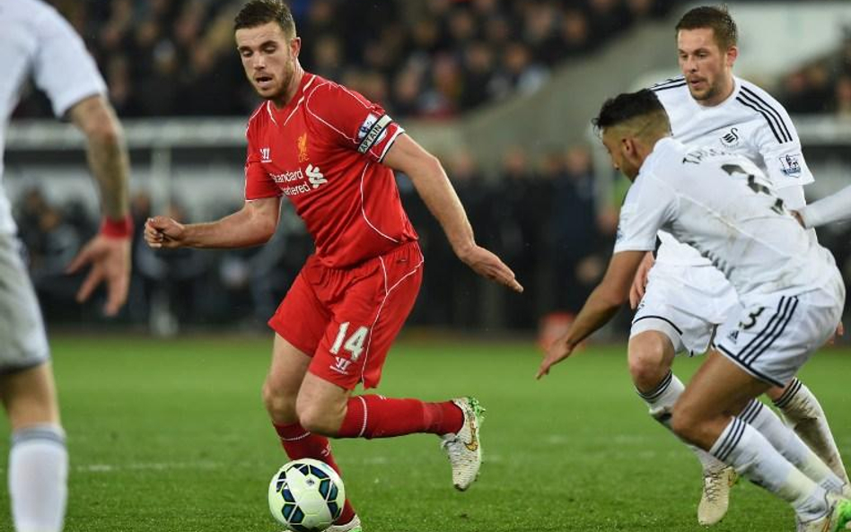 Liverpool w poniedziałek wygrał ze Swansea 1:0. Łukasza Fabiańskiego pokonał Jordan Henderson (w śro