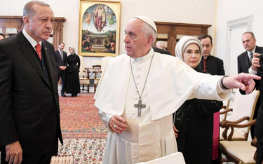 Papież chce zapobiec eskalacji konfliktu na Bliskim Wschodzie. Próbował do tego przekonać Erdogana, 