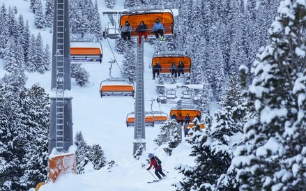 Przełęcz Kleine Scheidegg we wsi Grindelwald