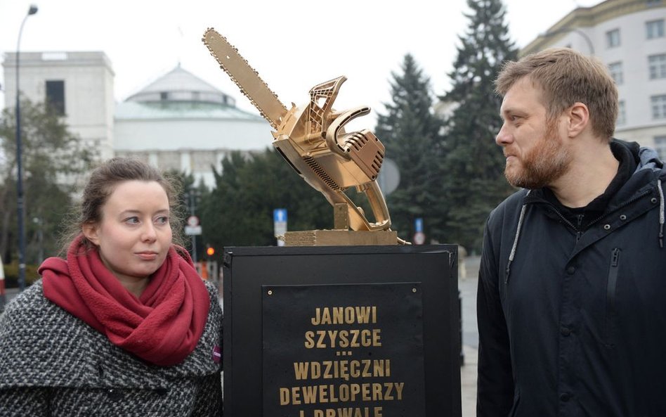 Adrian Zandberg i Julia Zimmermann podczas happeningu Partii Razem