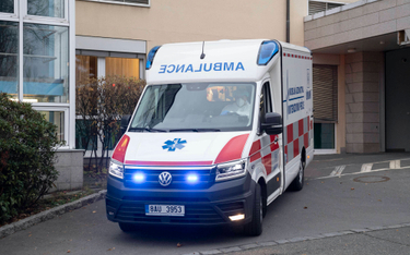 Prezydent Czech opuszcza szpital. Chociaż ma COVID-19