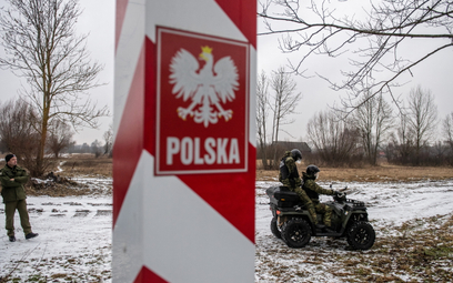Patrol Straży Granicznej przy granicy polsko-białoruskiej