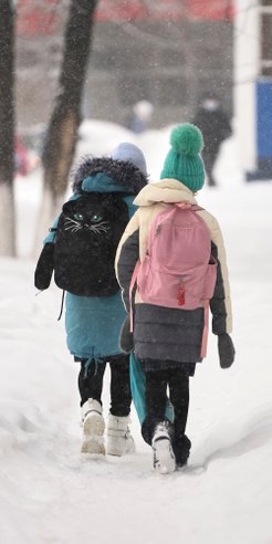 Ile czasu można spędzić na zewnątrz w bardzo niskich temperaturach? Lekarka odpowiada