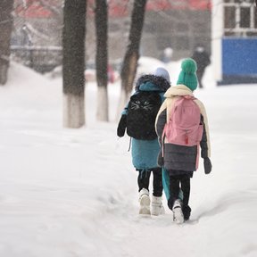 Ile czasu można spędzić na zewnątrz w bardzo niskich temperaturach? Lekarka odpowiada