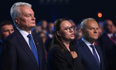 Konferencja na rzecz Odbudowy Ukrainy. Od lewej: prezydent Litwy Gitanas Nausėda, premier Ukrainy Ju