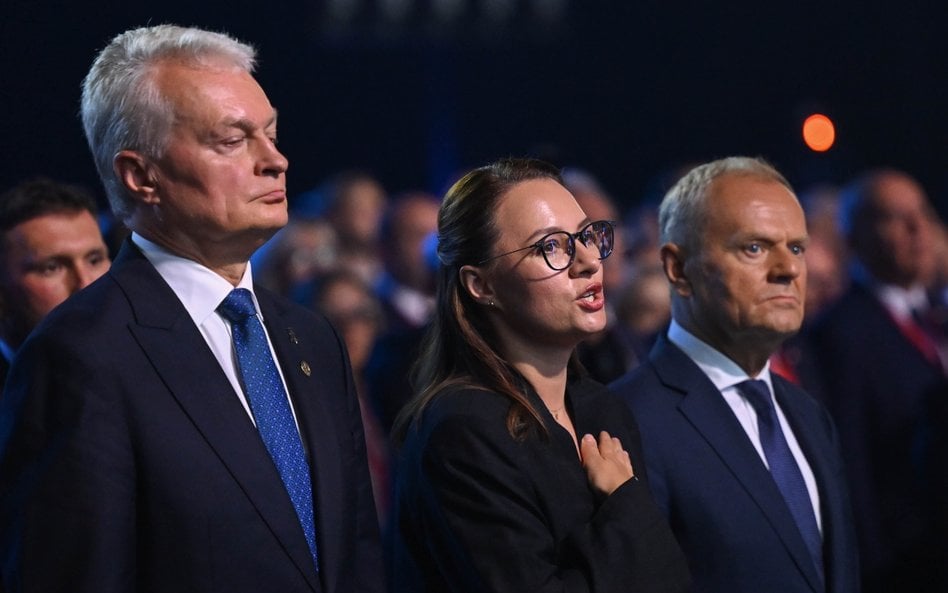 Konferencja na rzecz Odbudowy Ukrainy. Od lewej: prezydent Litwy Gitanas Nausėda, premier Ukrainy Ju