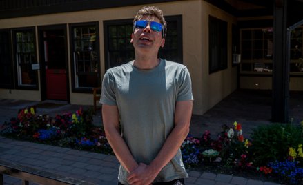 Sam Altman, szef OpenAI, ma powody do obaw. Konkurencja jest coraz lepsza