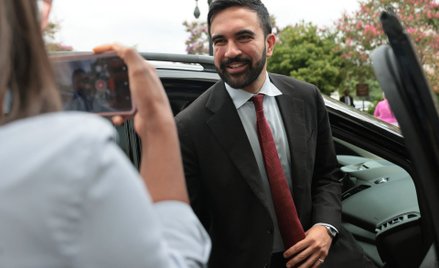 Nowy styl komunikacji z wyborcami prezentuje przedstawiciel lewicowego skrzydła Partii Demokratyczne