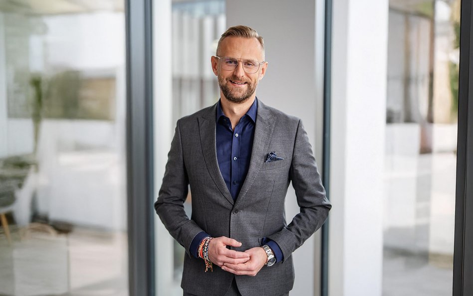 Adam Simon, Senior Head of Business Development Motors Professionals Europe w OLX Group