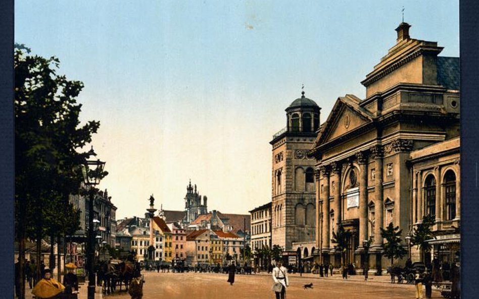 Kiedy Jego Wysokość Rama V wjeżdżał na Plac Zamkowy, jego bezpieczeństwa strzegli tacy stójkowi, jak