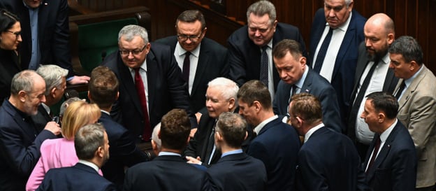 Jarosław Kaczyński wśród posłów PiS w Sejmie