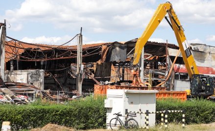 Marywilska 44. Po 200 dniach od pożaru, śledczy zakończyli oględziny spalonej hali