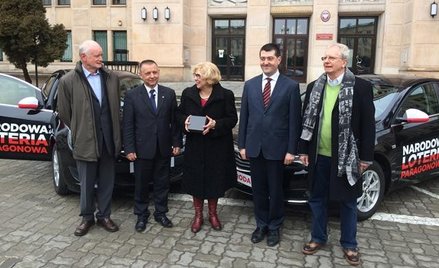 Koleżanka byłej wiceminister wygrała w loterii paragonowej. Przypadek?