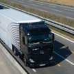Samochód Mercedesa z autopilotem nie odróżnia się od innych na drodze