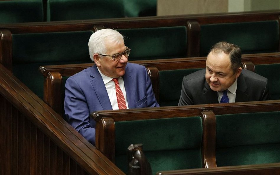 Były szef MSZ Jacek Czaputowicz i minister do spraw Unii Europejskiej Konrad Szymański