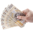 Gotówka wciąż płynie do banków