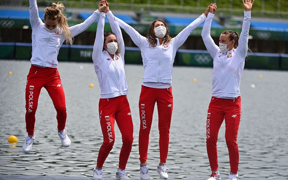 Od lewej: Karolina Naja, Anna Puławska, Justyna Iskrzycka, Helena Wiśniewska