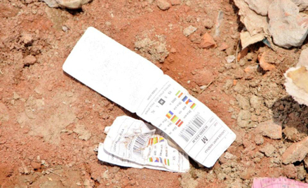 Metki Cropp w ruinach Rana Plaza