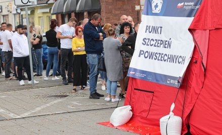 Adam Niedzielski: Szczepienia przyczyniły się do spadku śmiertelności