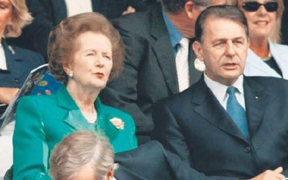 Margaret Thatcher i szef MKOl Jacques Rogge na trybunach Wimbledonu