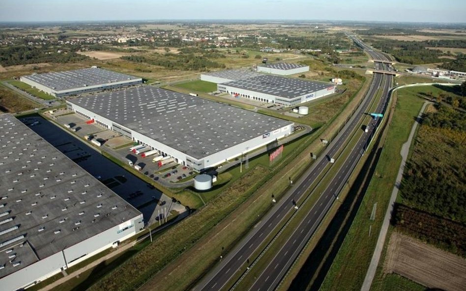 Popyt na ziemię pod budowę magazynów jest niewielki. Deweloperzy budują nowe hale głównie na działka
