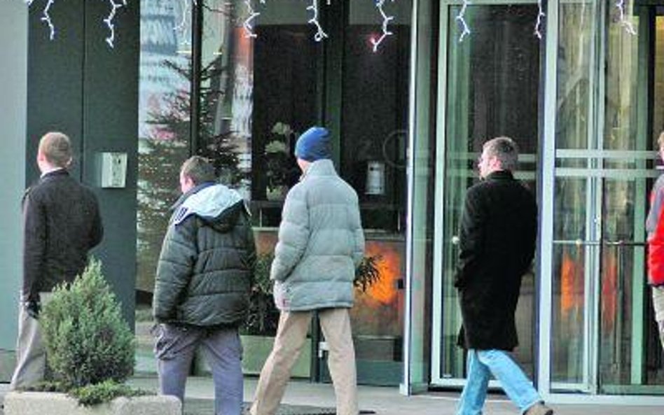 Utrzymanie 55 placówek kosztuje dużo – Allianz Bank dostał na pokrycie strat i bieżącą działalność 2