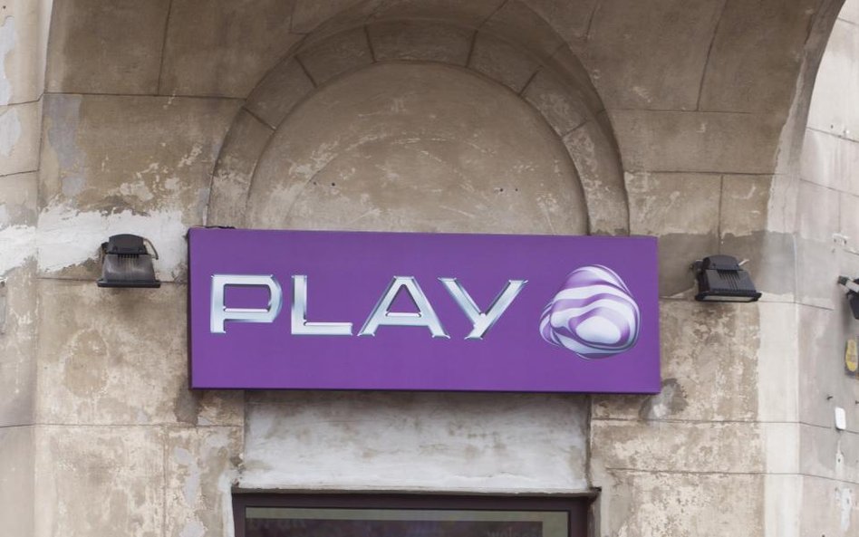 Play drugi raz podnosi roczne założenia