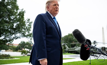 „Le Monde” o nowym kursie administracji Trumpa. Pomoc za „prawo do życia”