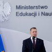 Minister Czarnek i PO w konflikcie. Chodzi o podręcznik do HiT