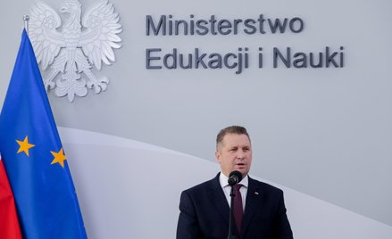 Minister Czarnek i PO w konflikcie. Chodzi o podręcznik do HiT