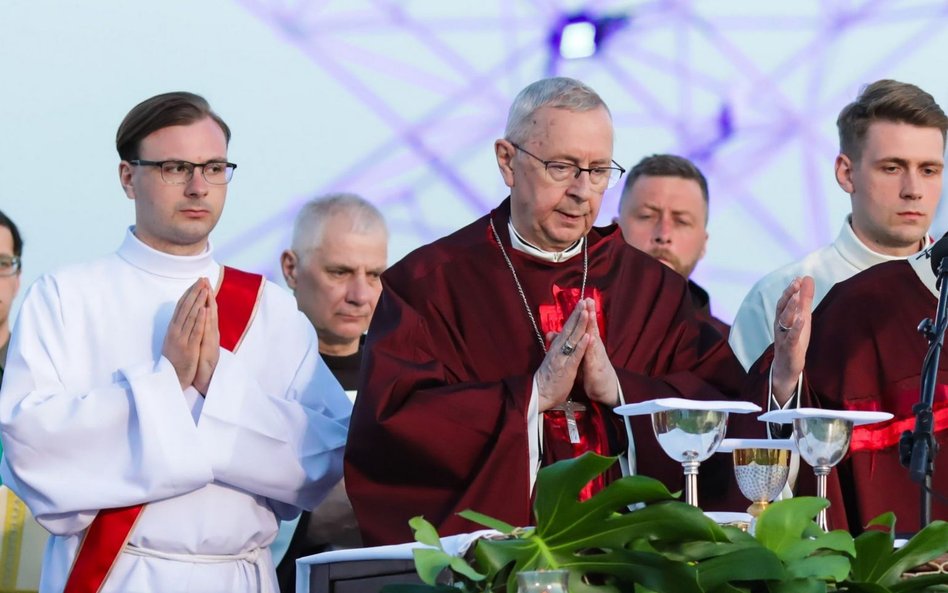 Watykan odniósł się do zarzutów pod adresem abp. Gądeckiego