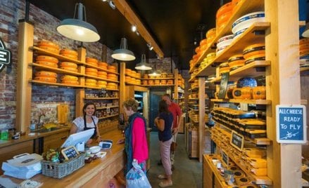 Sklepy z serami są nie mniej popularne niż coffee shopy