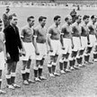 Reprezentacja Niemiec z 1954 roku - Horst Eckel stoi trzeci z lewej