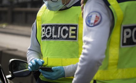 Policja zastrzeliła nożownika na przedmieściach Paryża