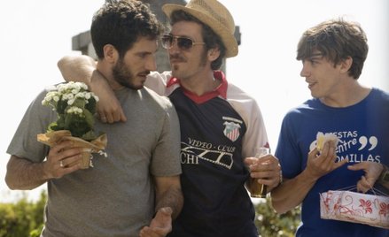 Tytułowi kuzyni (od lewej): Quim Gutiérez (Diego), Raul Arévalo (Julian) i Adrian Lastra (Jose)