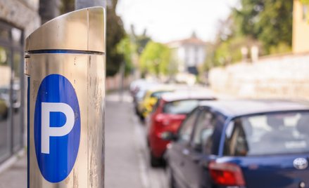 Miasta rozszerzają strefy płatnego parkowania