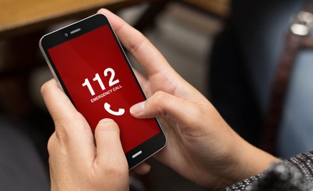 Trudno o pomoc i ratunek przez SMS. NIK bije na alarm