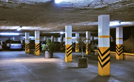 Udostępnienie parkingu obok firmy - czy jest obciążone VAT