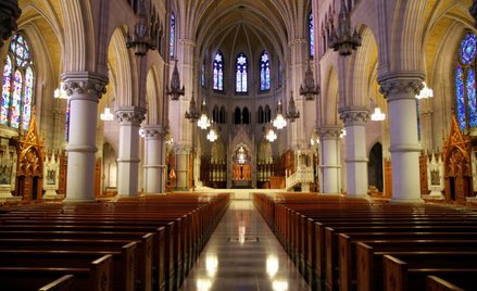 Koronawirus. Sondaż: Jaki odsetek Polaków zaakceptowałby zamknięcie kościołów?