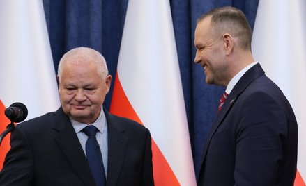 Prezydent RP Karol Nawrocki i prezes Narodowego Banku Polskiego Adam Glapiński podczas konferencji p