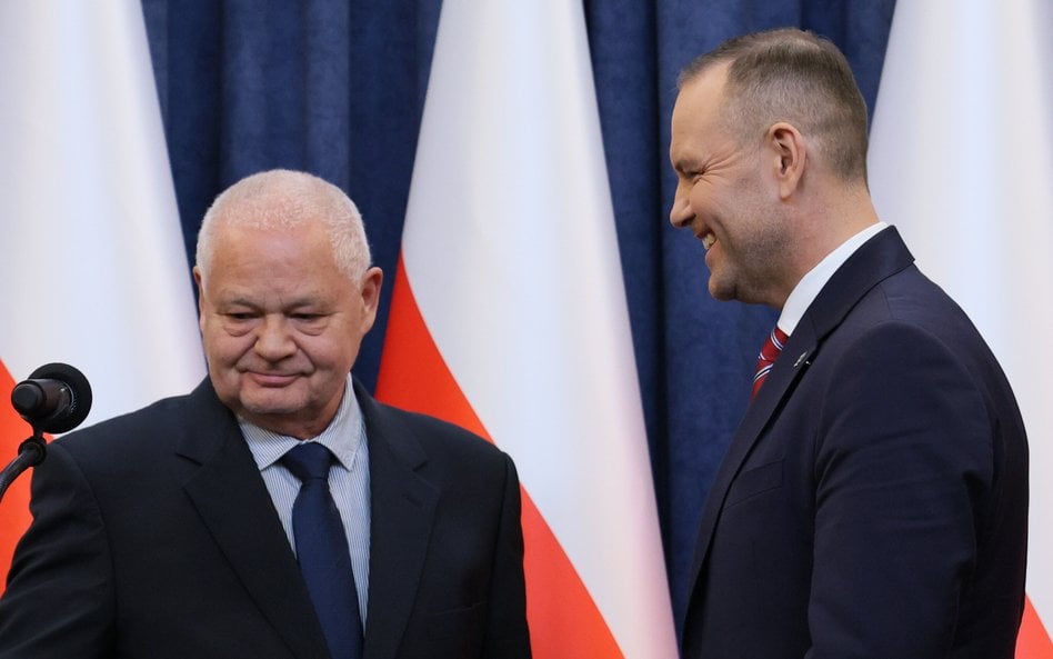 Prezydent RP Karol Nawrocki i prezes Narodowego Banku Polskiego Adam Glapiński podczas konferencji p