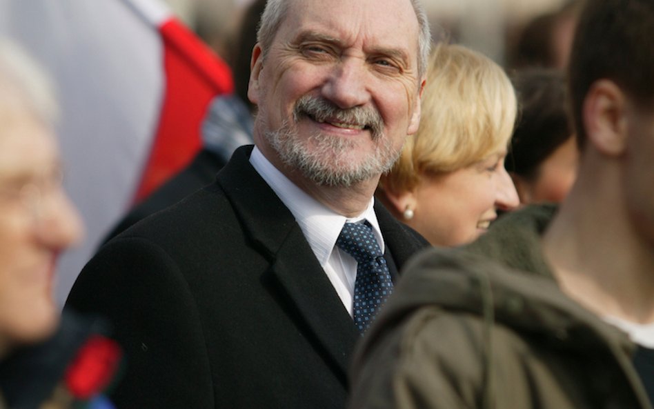 Antoni Macierewicz: Ludzie WSI korzystają z poparcia Bronisława Komorowskiego i Donalda Tuska