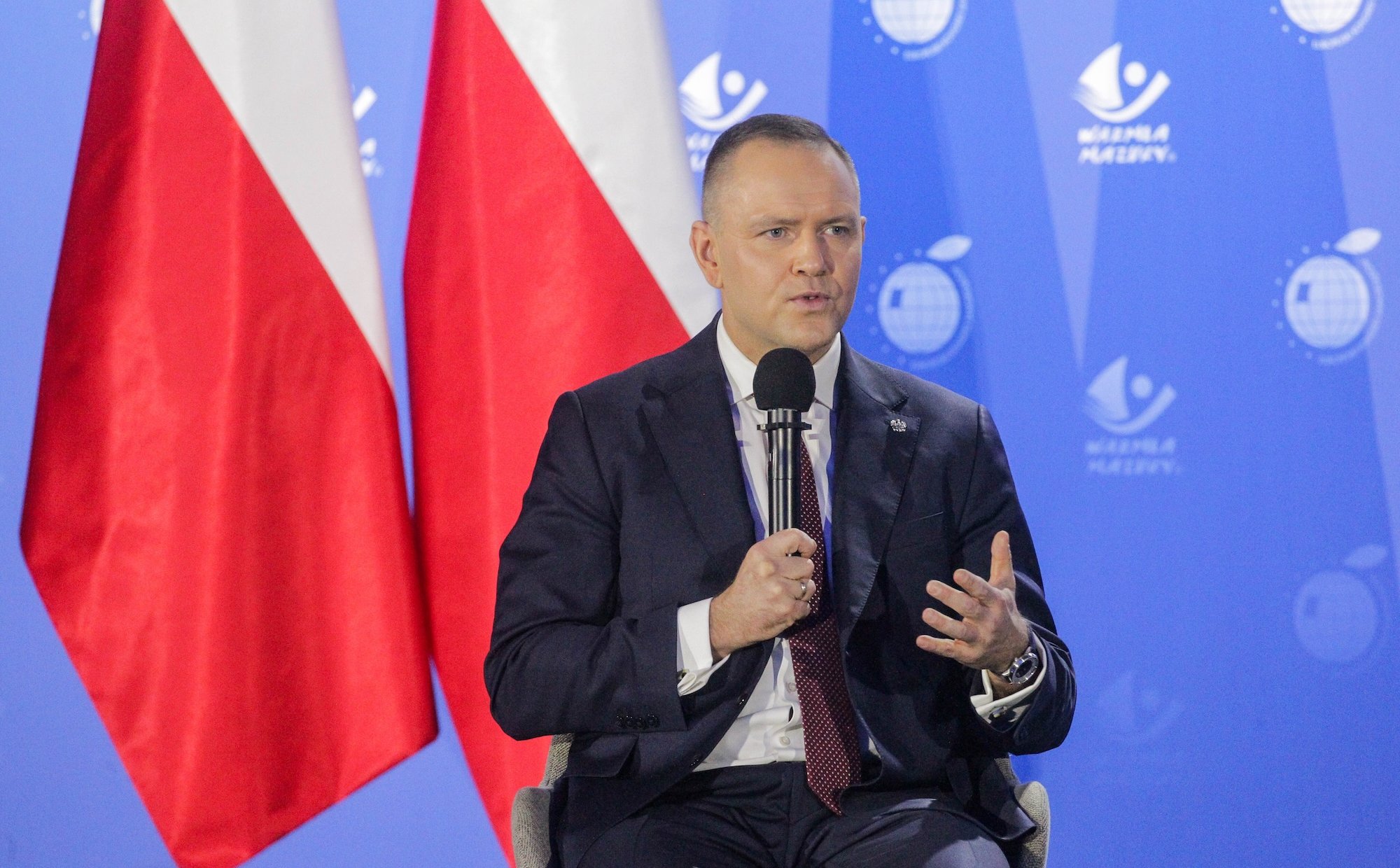 Nawrocki w Mikołajkach niechętnie o SAFE