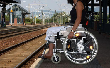 Samorządowe koleje nie muszą stosować przepisów UE o niepełnosprawnych pasażerach