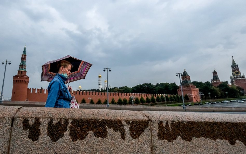 Rosyjska waluta tonie. Rubel najtańszy od czterech lat