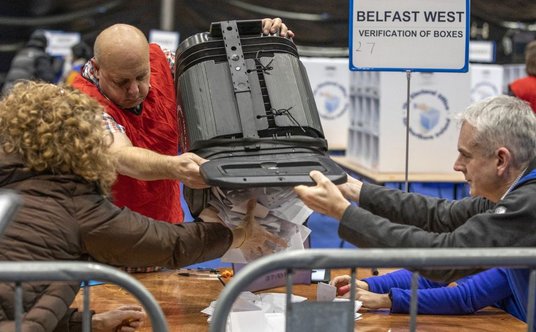 W mniej niż dobę po zamknięciu lokali wyborczych podano oficjalne wyniki wyborów w Wielkiej Brytanii