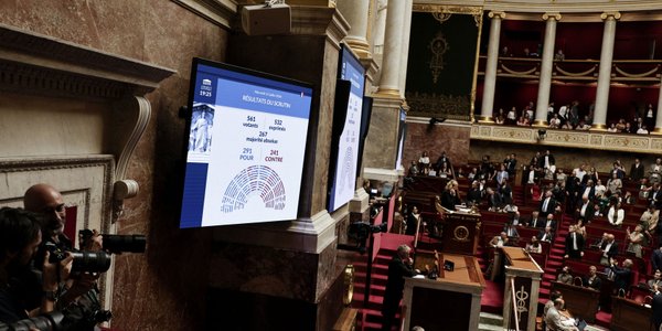 Francja legalizuje eutanazję — Zgromadzenie Narodowe przegłosowało ustawę
