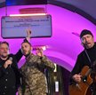 Bono i The Edge w kijowskim metrze